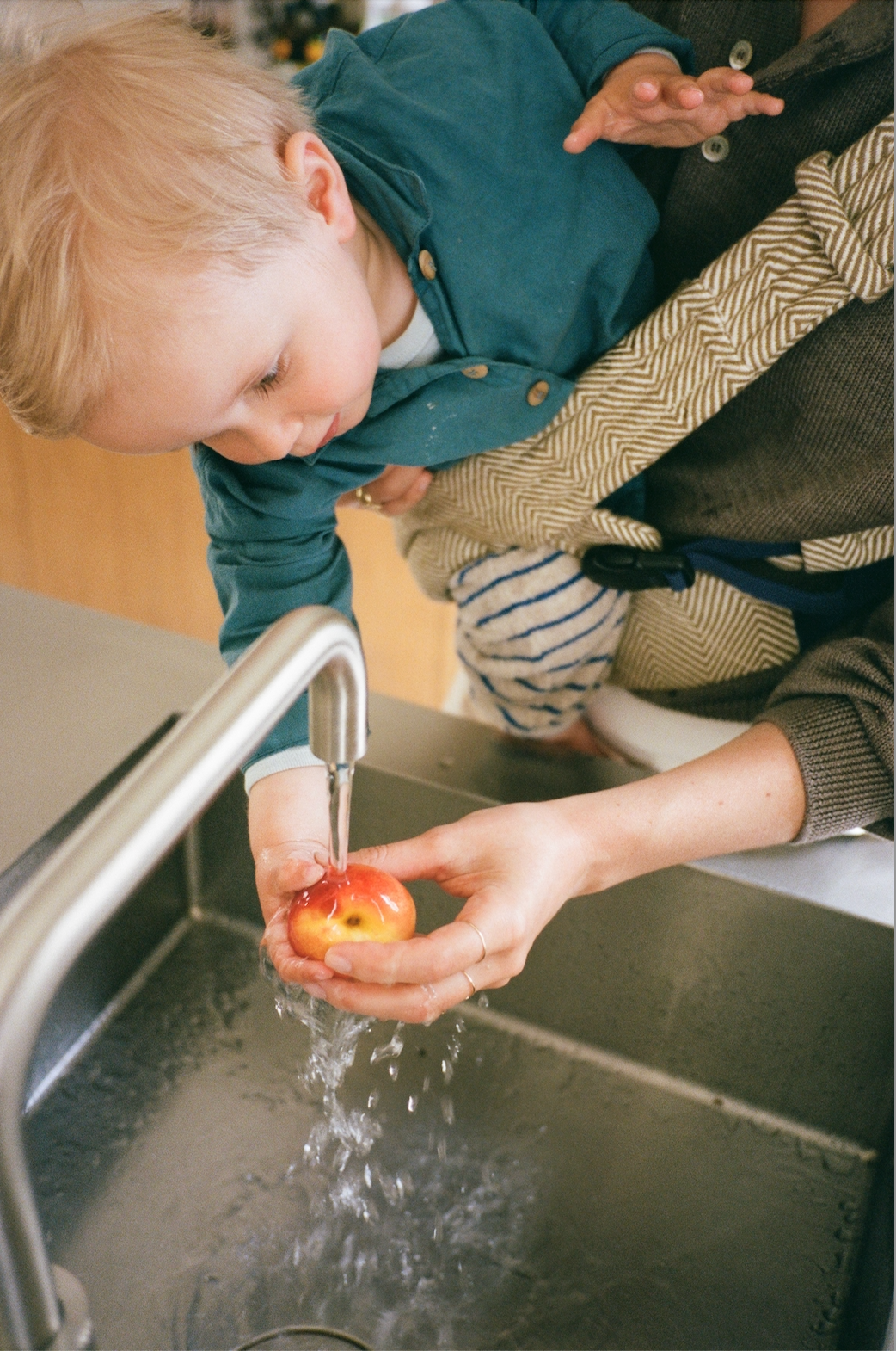 Podcast: How baby carrying helps your baby to learn to sit - one of the most fundamental early skills!